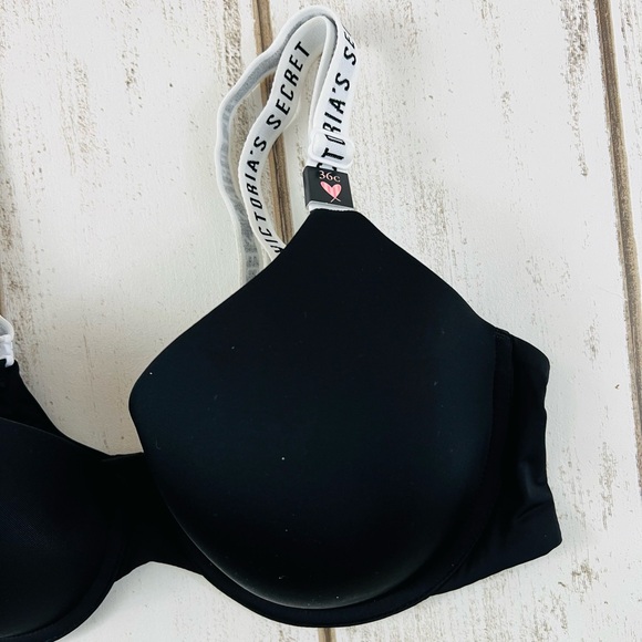 36C Victoria’s Secret T-Shirt Lightly Lined Demi Bra Black Logo Straps - Picture 3 of 7